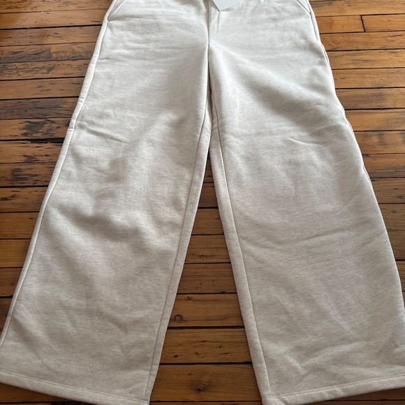 Everlane Wide-Leg Sweatpant - Picture 4 of 4